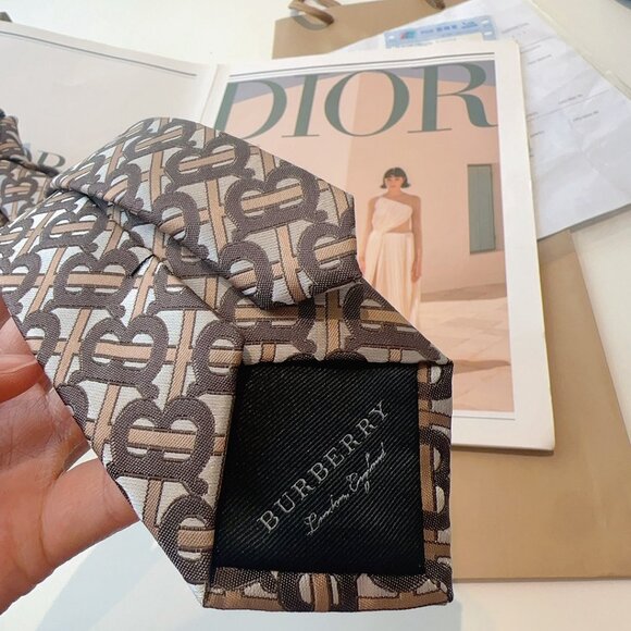 Men's Burberry Tie - Picture 3 of 6